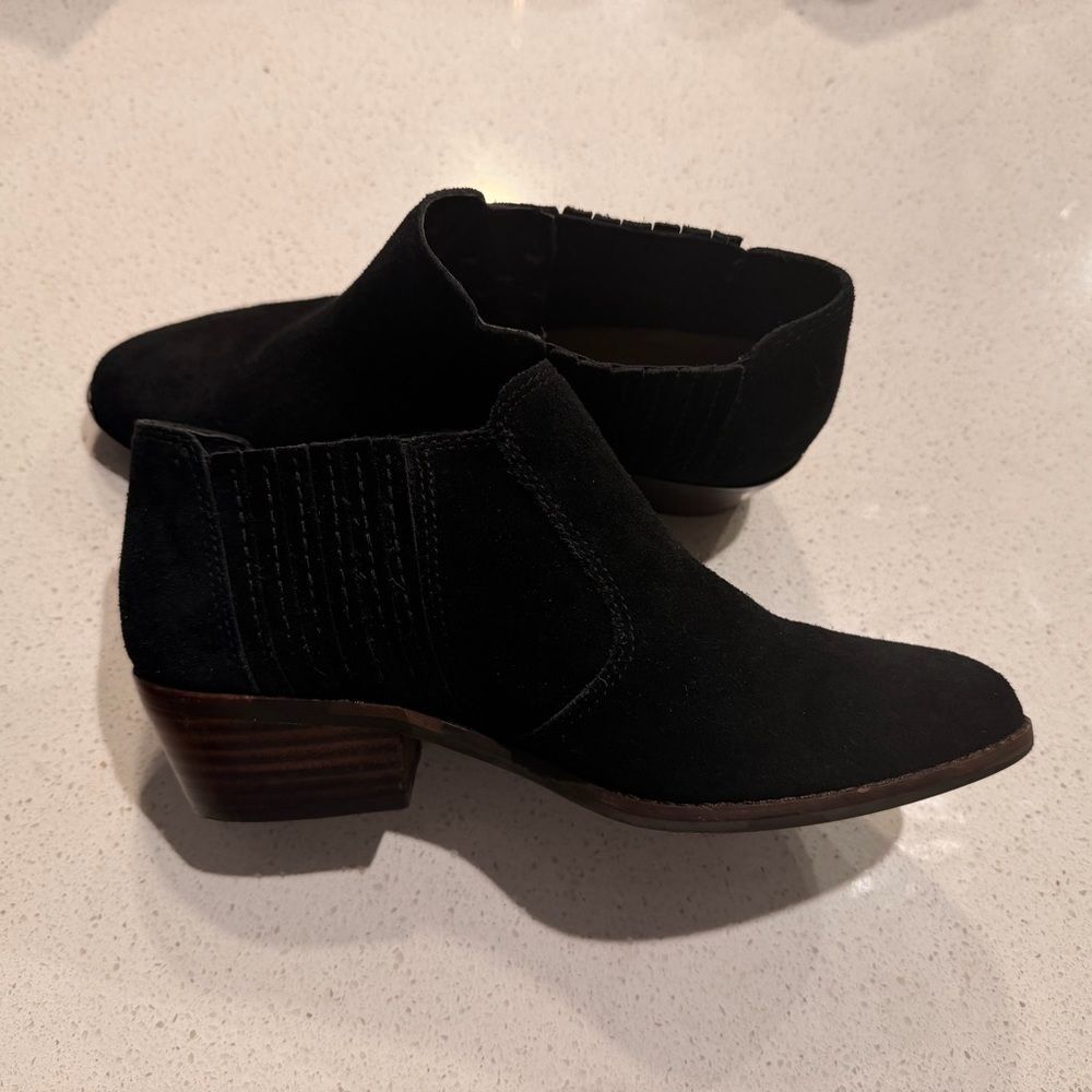 Lucky Brand LP-Folley Suede Ankle Bootie Black Size 8 Elastic Goring Stacked - Picture 5 of 9